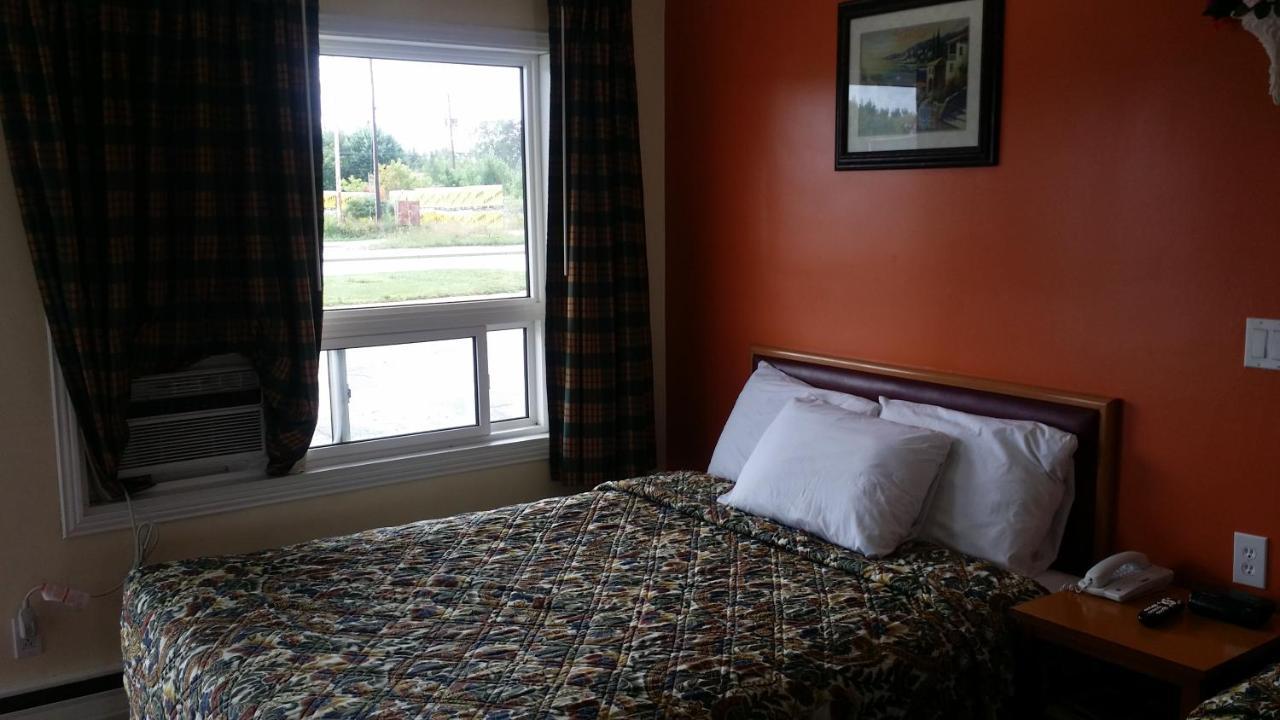 River Mist Inn Sturgeon Falls Eksteriør billede